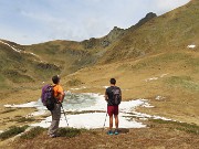Festa di fiori e marmotte sui sentieri per i Monti Foppa (1895 m) e Avaro (2088 m)–28magg25- FOTOGALLERY